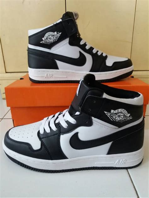 nike ori sepatu.